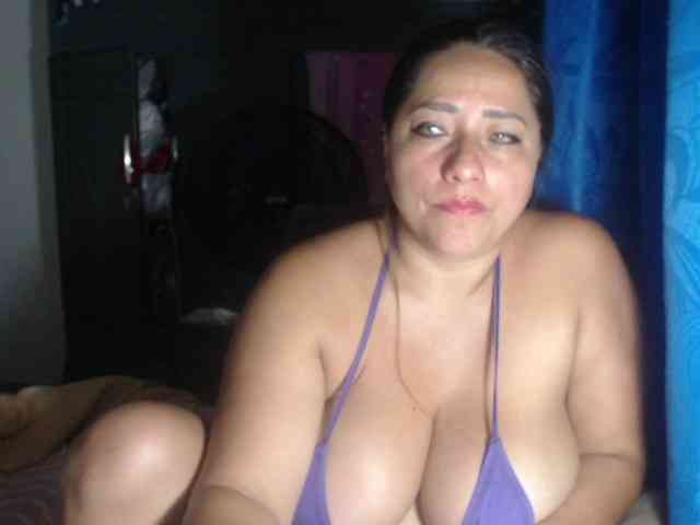 adrianamilf44 webcam