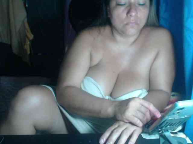 adrianamilf44 webcam