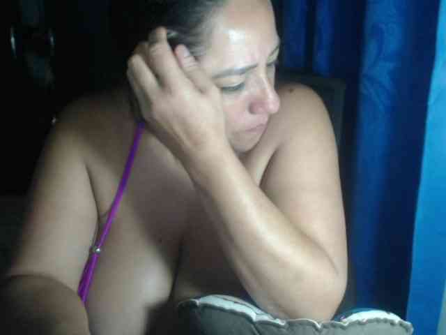 adrianamilf44 webcam
