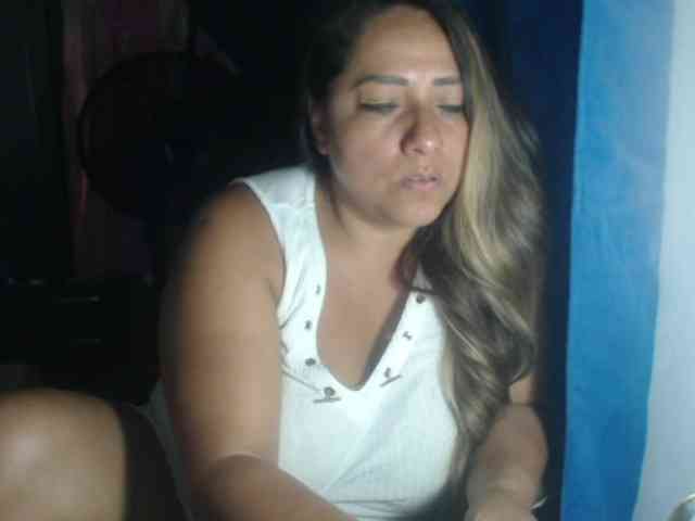 adrianamilf44 webcam