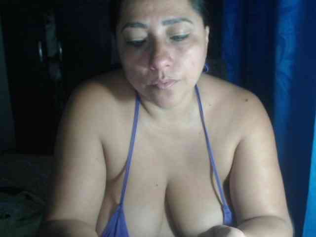 adrianamilf44 webcam