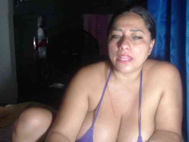adrianamilf44 webcam