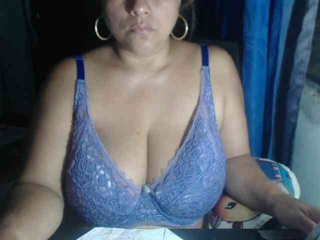 adrianamilf44 webcam