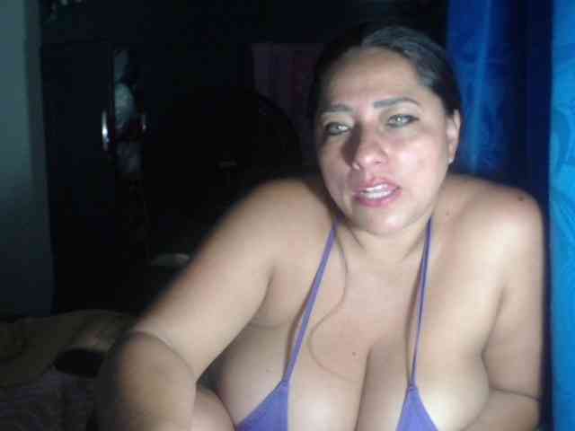 adrianamilf44 webcam