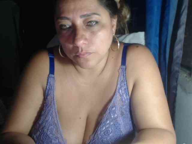 adrianamilf44 webcam