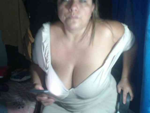adrianamilf44 webcam