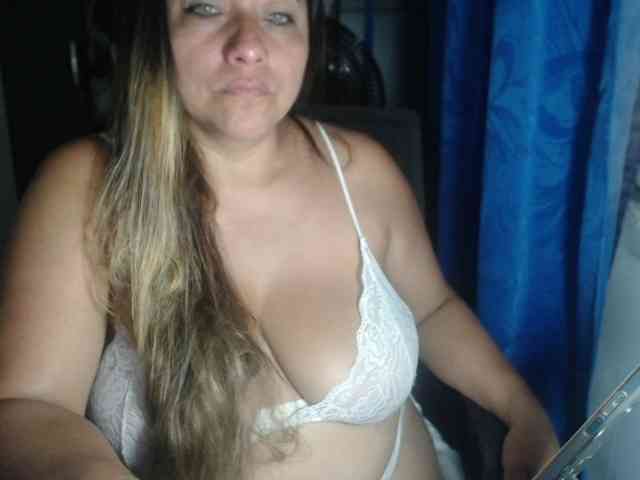 adrianamilf44 webcam