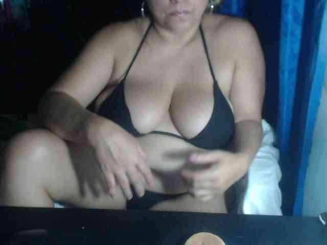 adrianamilf44 webcam