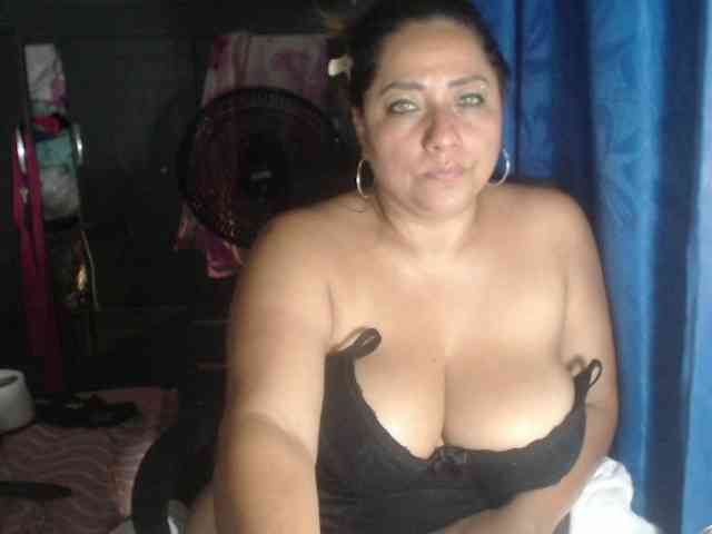 adrianamilf44 webcam