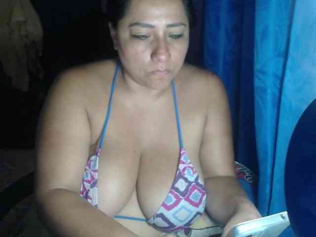 adrianamilf44 webcam