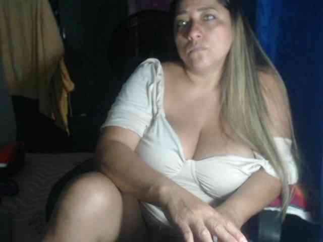 adrianamilf44 webcam