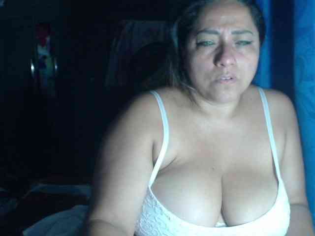 adrianamilf44 webcam