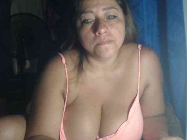 adrianamilf44 webcam