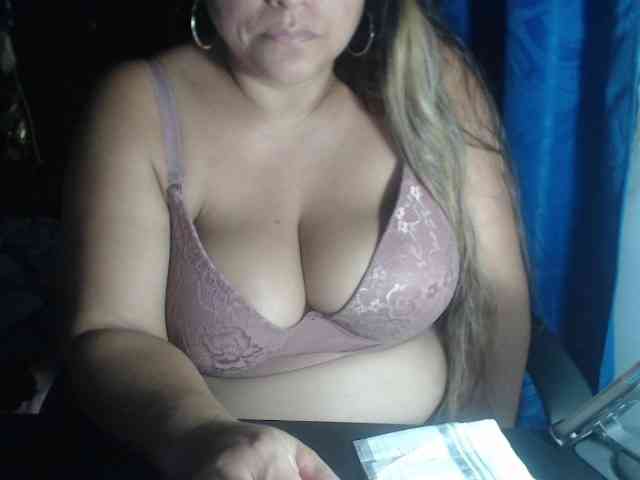 adrianamilf44 webcam