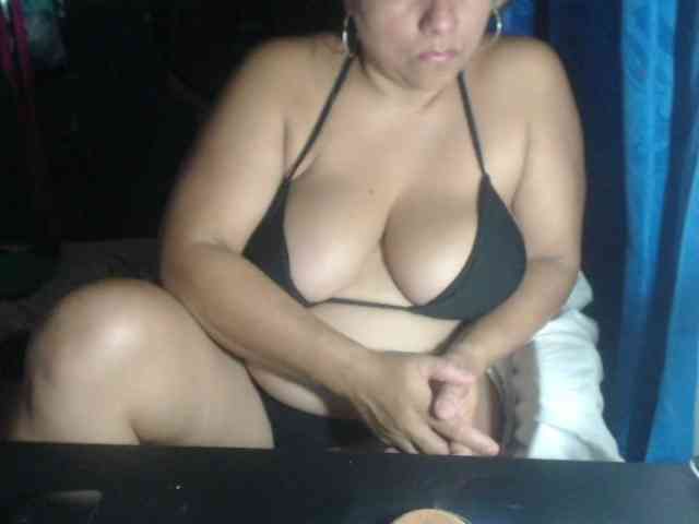 adrianamilf44 webcam