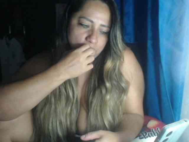 adrianamilf44 webcam