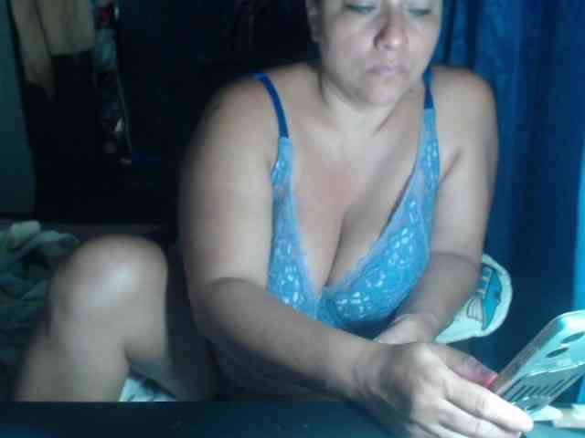 adrianamilf44 webcam