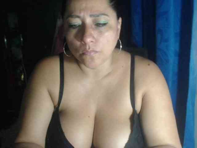 adrianamilf44 webcam