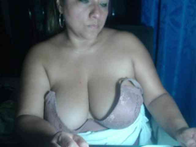 adrianamilf44 webcam
