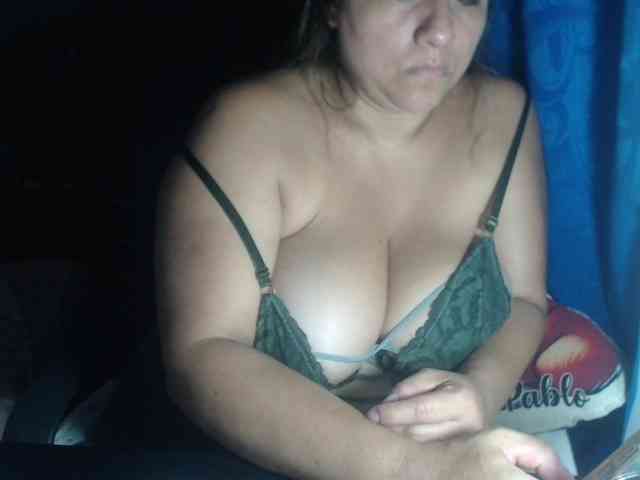 adrianamilf44 webcam