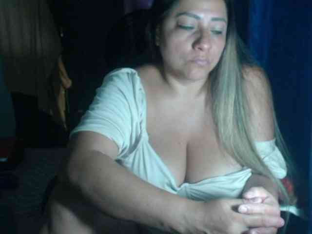 adrianamilf44 webcam