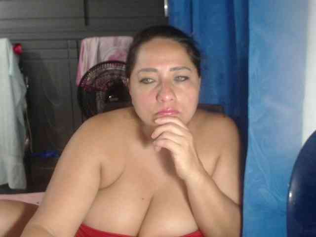 adrianamilf44 webcam