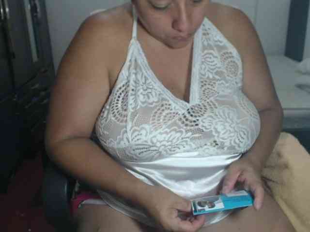 adrianamilf44 webcam