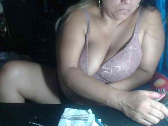 adrianamilf44 webcam