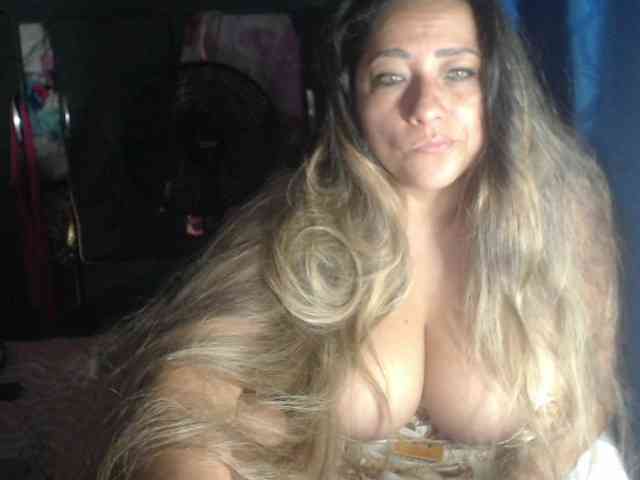 adrianamilf44 webcam