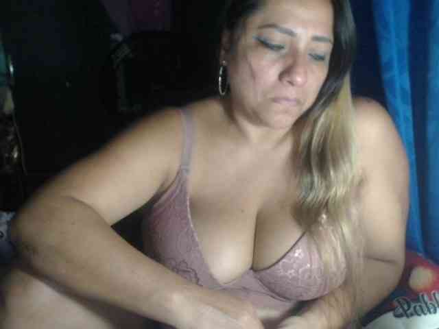 adrianamilf44 webcam