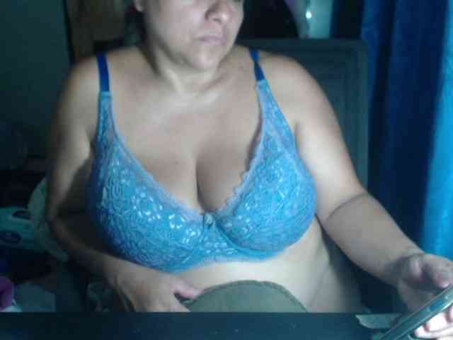 adrianamilf44 webcam