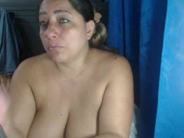 adrianamilf44 webcam
