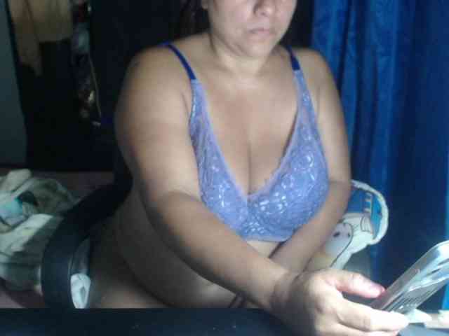 adrianamilf44 webcam