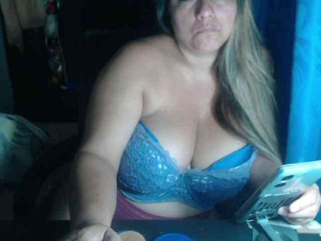 adrianamilf44 webcam