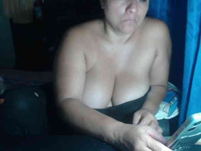 adrianamilf44 webcam
