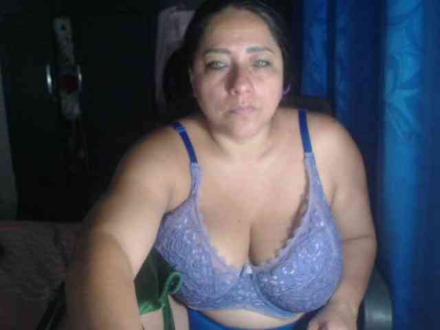 adrianamilf44 webcam