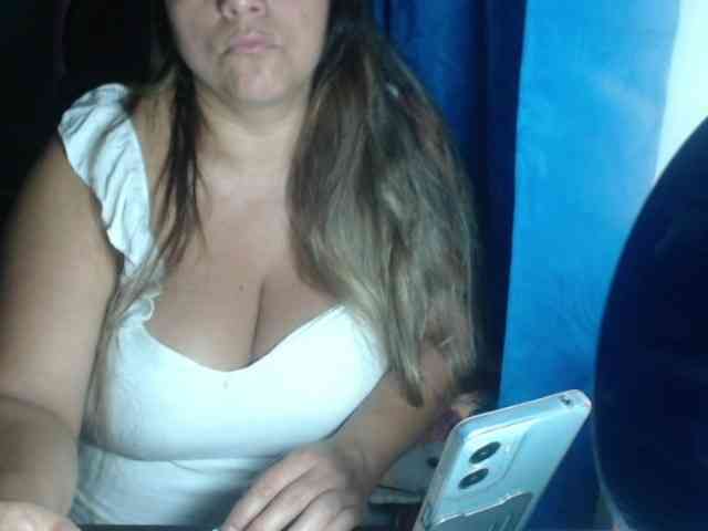 adrianamilf44 webcam