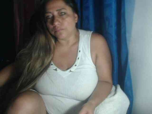 adrianamilf44 webcam