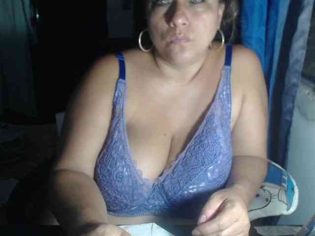 adrianamilf44 webcam