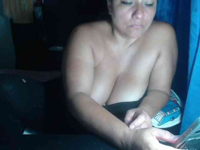 adrianamilf44 webcam