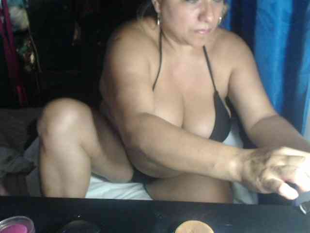 adrianamilf44 webcam
