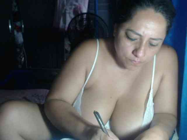 adrianamilf44 adrianamilf44