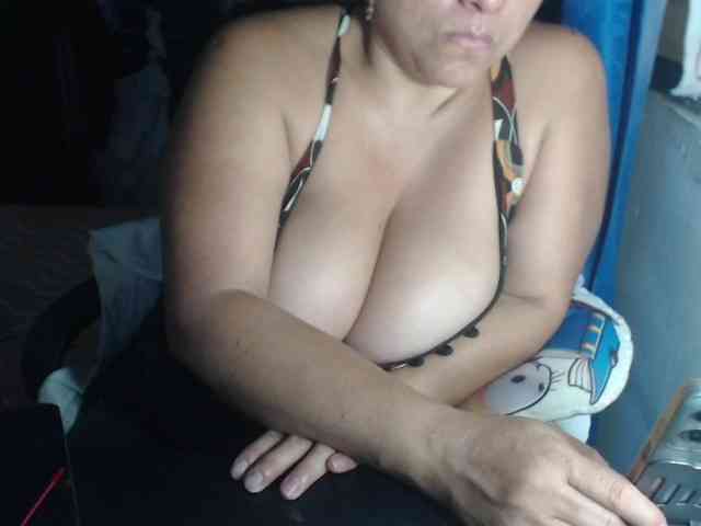 adrianamilf44 webcam