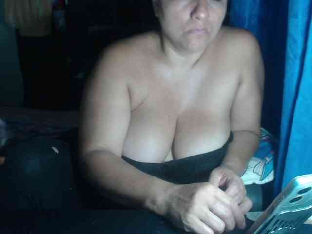 adrianamilf44 webcam
