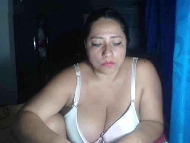 adrianamilf44 webcam