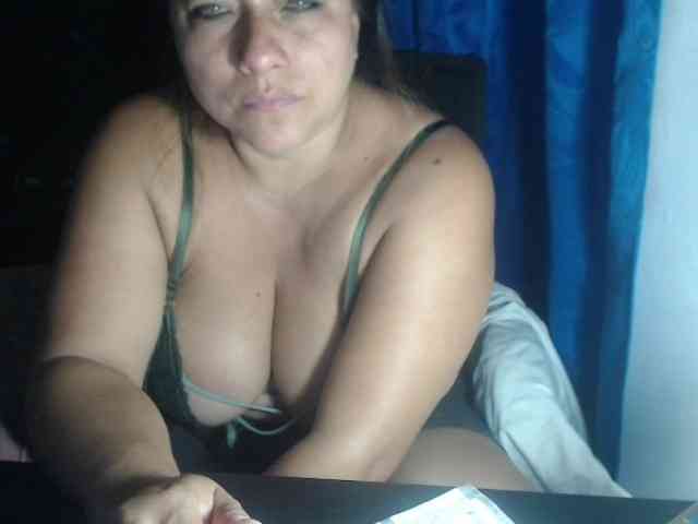 adrianamilf44 webcam