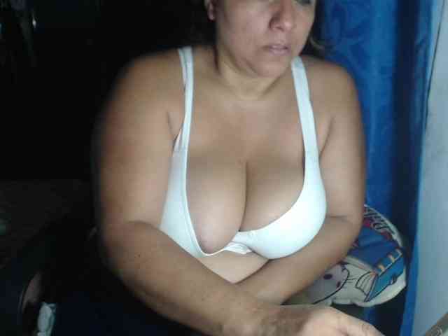 adrianamilf44 webcam