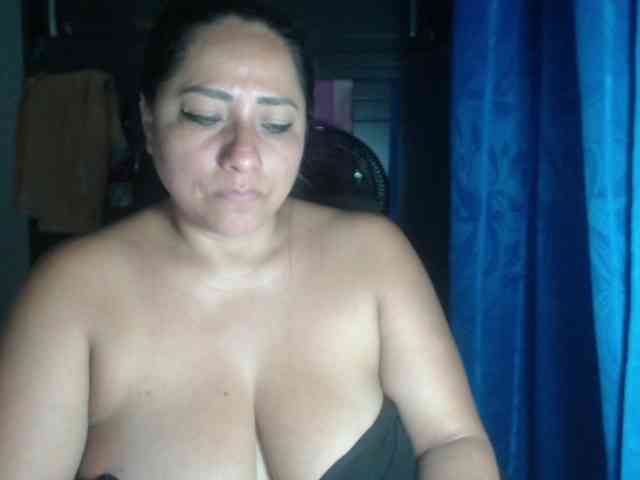 adrianamilf44 webcam