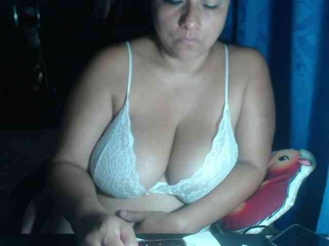 adrianamilf44 webcam
