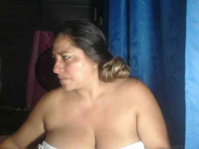 adrianamilf44 webcam